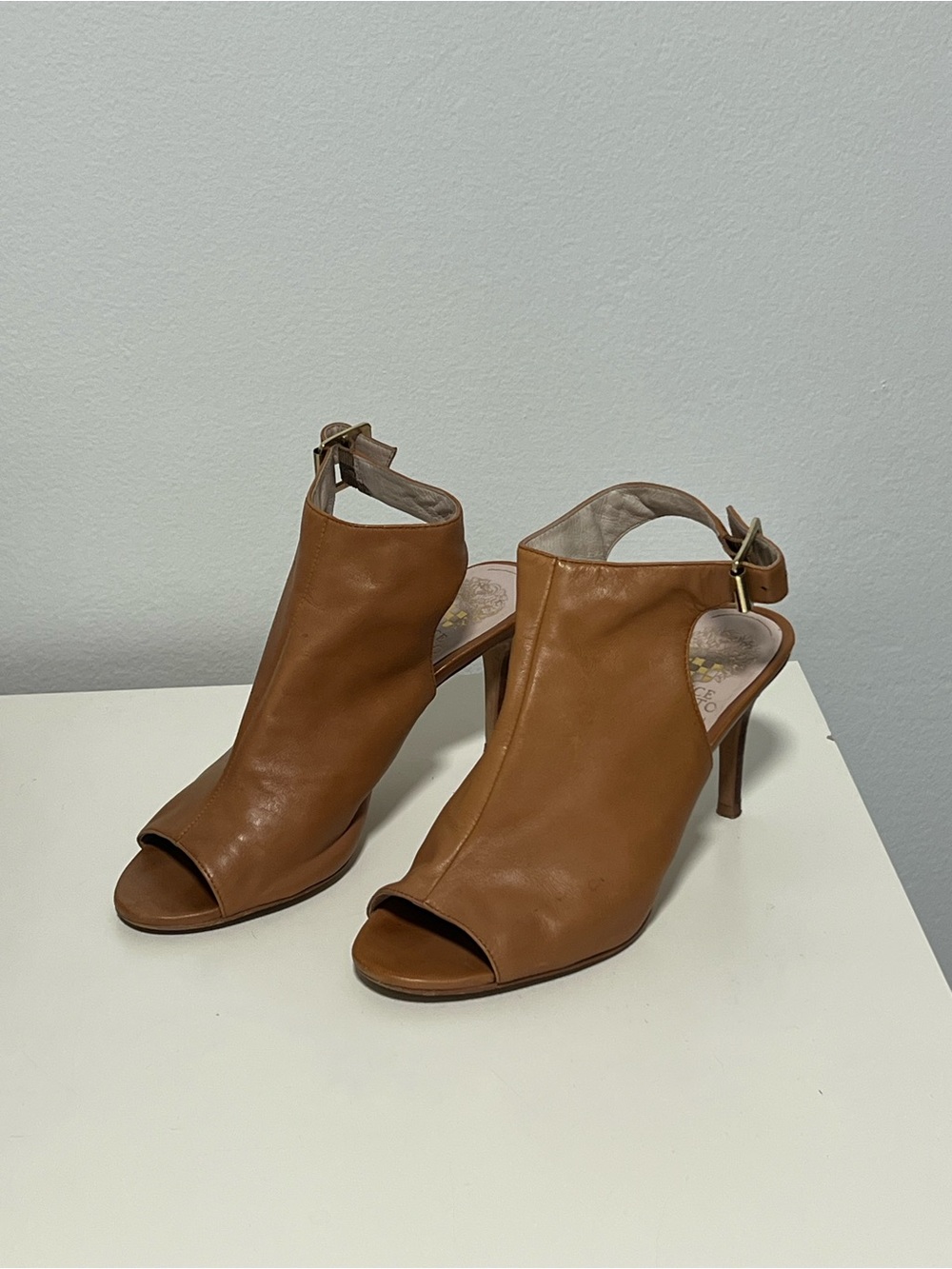 Vintage Vince Camuto Tan Leather Open-Toe Ankle Strap Heels